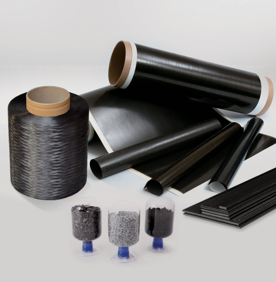 도레이첨단소재의 탄소섬유 원사, 프리프레그, 촙드, 레미네이트 등 제품 이미지. <도레이첨단소재 제공>